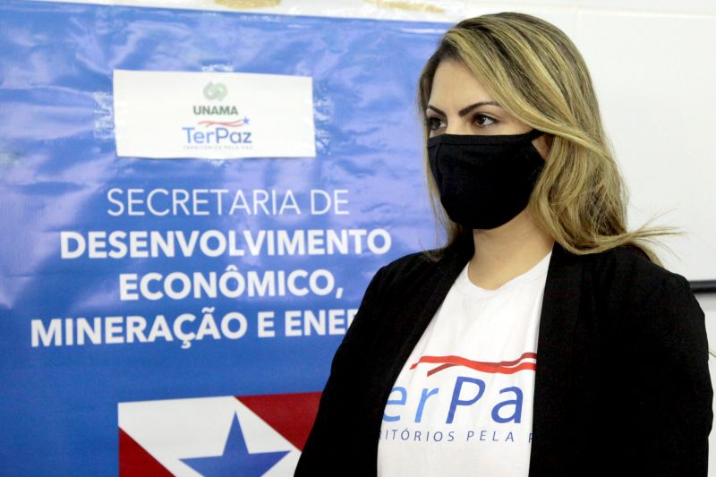 Belém, Pará, Brasil. TERPAZ MANIPULAÇÃO ALIMENTOS – PRESENCIAL - LUCIANA CENTENO - 04/11/2020 <div class='credito_fotos'>Foto: Ricardo Amanajás / Ag. Pará | <a href='/midias/2020/originais/6999_043e182c-3ac0-6566-6b87-17fd68591dc8.jpg' download><i class='fa-solid fa-download'></i> Download</a></div>
