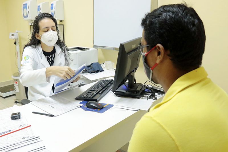 Belém, Pará, Brasil. INÃCIO ATENDIMENTO PÓS COVID - MAITE GADELHA - MÉDICA CLÃNICA GERAL - 02/12/2020. <div class='credito_fotos'>Foto: Ricardo Amanajás / Ag. Pará | <a href='/midias/2020/originais/7068_6d96c6a7-c94b-41d6-06bd-fe4c1afc6dd5.jpg' download><i class='fa-solid fa-download'></i> Download</a></div>