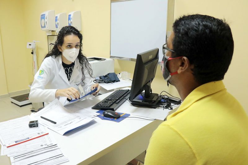 Belém, Pará, Brasil. INÃCIO ATENDIMENTO PÓS COVID - MAITE GADELHA - MÉDICA CLÃNICA GERAL - 02/12/2020. <div class='credito_fotos'>Foto: Ricardo Amanajás / Ag. Pará | <a href='/midias/2020/originais/7068_73bb867c-537b-8e98-bd9a-8ca8eb5d906c.jpg' download><i class='fa-solid fa-download'></i> Download</a></div>