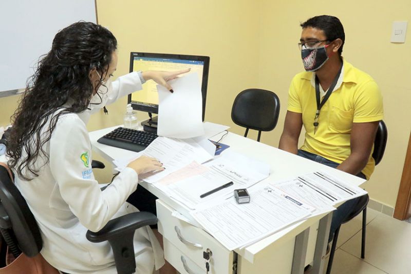 Belém, Pará, Brasil. INÃCIO ATENDIMENTO PÓS COVID - MAITE GADELHA - MÉDICA CLÃNICA GERAL - 02/12/2020. <div class='credito_fotos'>Foto: Ricardo Amanajás / Ag. Pará | <a href='/midias/2020/originais/7068_9c6823f0-8671-8612-dbcd-ba093c5598ec.jpg' download><i class='fa-solid fa-download'></i> Download</a></div>