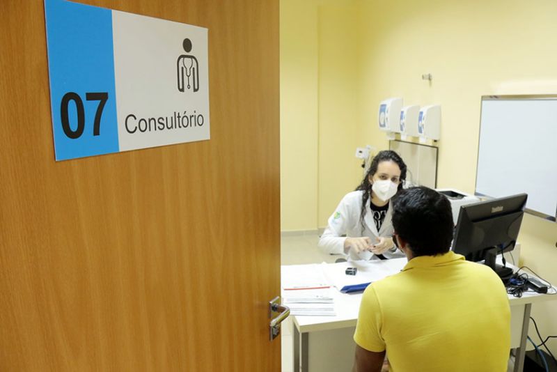 Belém, Pará, Brasil. INÃCIO ATENDIMENTO PÓS COVID - MAITE GADELHA - MÉDICA CLÃNICA GERAL - 02/12/2020. <div class='credito_fotos'>Foto: Ricardo Amanajás / Ag. Pará | <a href='/midias/2020/originais/7068_bdbee6bc-1c0b-6cfa-6cec-048fa05c9734.jpg' download><i class='fa-solid fa-download'></i> Download</a></div>