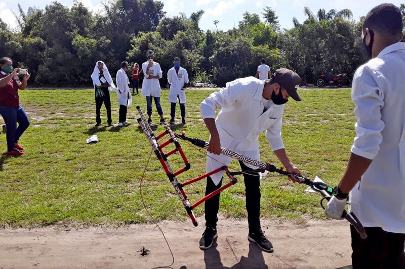 Alunos da Escola Técnica de Salvaterra conquistam premiação na Mostra Brasileira de Foguetes <div class='credito_fotos'>Foto: ASCOM SEDUC | <a href='/midias/2020/originais/7112_63356328-4cfc-ca77-4e3b-90ae79d6013d.jpg' download><i class='fa-solid fa-download'></i> Download</a></div>