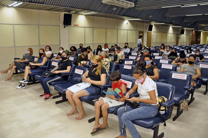 Sespa entrega carteiras de identificação para assegurar prioridade às pessoas com autismo <div class='credito_fotos'>Foto: José Pantoja / Ascom Sespa   |   <a href='/midias/2020/originais/7113_2c3b8e8c-5af6-4fe0-0d2b-feb6170ea6ab.jpg' download><i class='fa-solid fa-download'></i> Download</a></div>