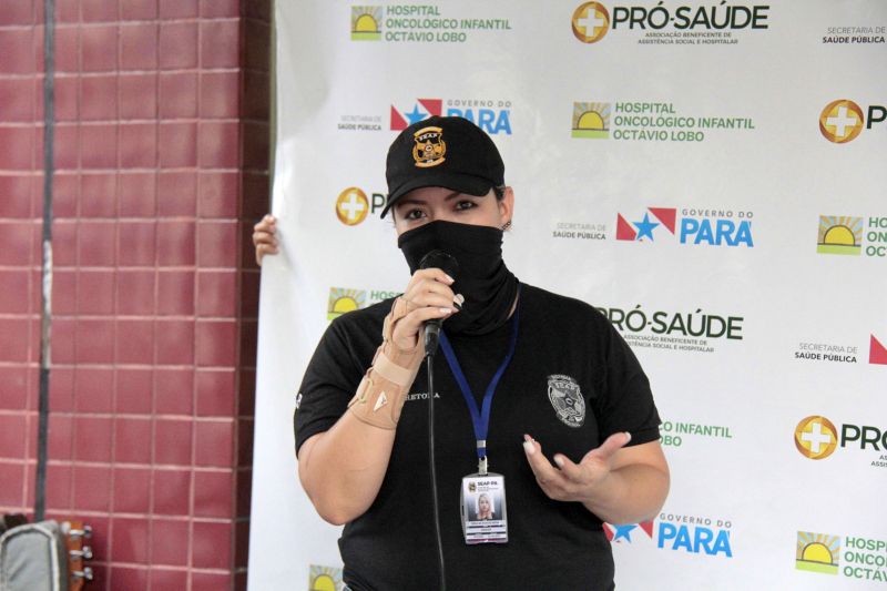 ENTREGA ARVORE SEAP - ERICA DA SILVA DE SOUSA - DIRETORA SEAP <div class='credito_fotos'>Foto: Ricardo Amanajás / Ag. Pará | <a href='/midias/2020/originais/7124_99d4215c-3717-b03e-aaca-aa8f5f1746a4.jpg' download><i class='fa-solid fa-download'></i> Download</a></div>