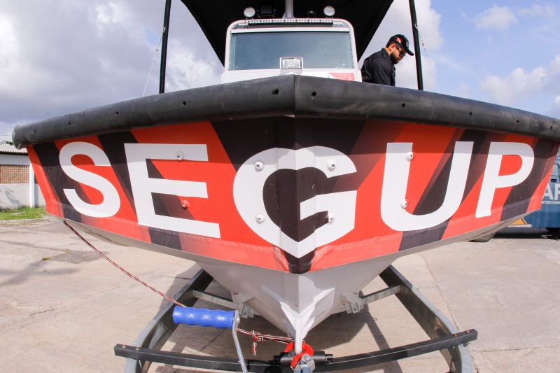Governo entrega primeiros veículos blindados para segurança pública do Pará <div class='credito_fotos'>Foto: Ricardo Amanajás / Ag. Pará | <a href='/midias/2020/originais/7135_1c00cea5-aa15-14f4-dd81-0c5ace224160.jpg' download><i class='fa-solid fa-download'></i> Download</a></div>