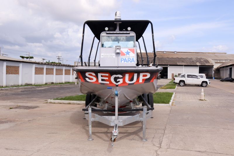 Governo entrega primeiros veículos blindados para segurança pública do Pará <div class='credito_fotos'>Foto: Ricardo Amanajás / Ag. Pará | <a href='/midias/2020/originais/7135_1cc96bf7-eaf1-310a-4089-5f5ebede666a.jpg' download><i class='fa-solid fa-download'></i> Download</a></div>