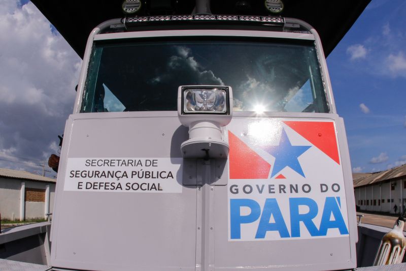Governo entrega primeiros veículos blindados para segurança pública do Pará <div class='credito_fotos'>Foto: Ricardo Amanajás / Ag. Pará | <a href='/midias/2020/originais/7135_716470f8-1ca8-a94c-b509-ff48fe2472f0.jpg' download><i class='fa-solid fa-download'></i> Download</a></div>