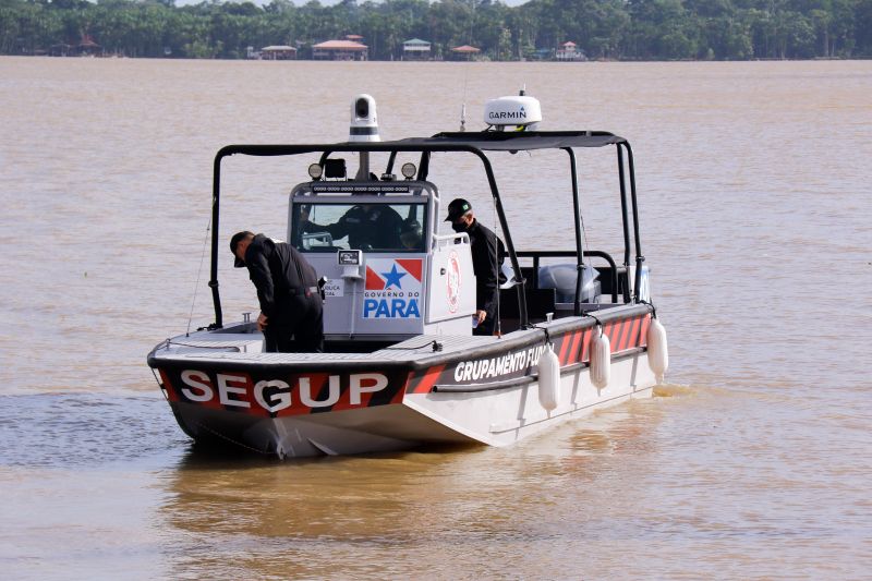 Governo entrega primeiros veículos blindados para segurança pública do Pará <div class='credito_fotos'>Foto: Ricardo Amanajás / Ag. Pará | <a href='/midias/2020/originais/7135_af7c9c70-dbe1-7ddb-a7c9-b959a87d7cc2.jpg' download><i class='fa-solid fa-download'></i> Download</a></div>