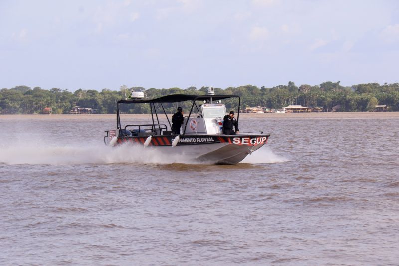 Governo entrega primeiros veículos blindados para segurança pública do Pará <div class='credito_fotos'>Foto: Ricardo Amanajás / Ag. Pará | <a href='/midias/2020/originais/7135_c8e5337e-0216-db49-aee7-d12fdba10d7c.jpg' download><i class='fa-solid fa-download'></i> Download</a></div>