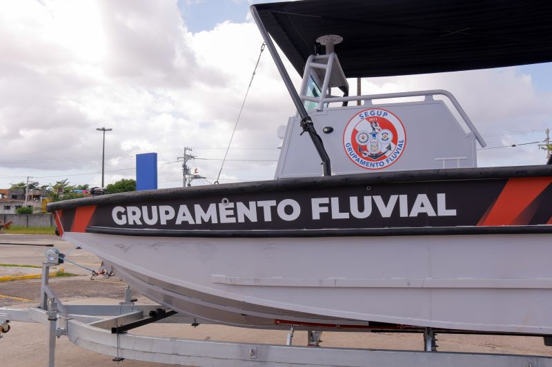 Governo entrega primeiros veículos blindados para segurança pública do Pará <div class='credito_fotos'>Foto: Ricardo Amanajás / Ag. Pará | <a href='/midias/2020/originais/7135_de96c35c-360f-13f6-1493-be209abfc1ba.jpg' download><i class='fa-solid fa-download'></i> Download</a></div>