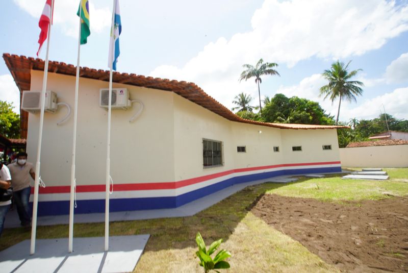 150 estudantes de Salvaterra foram beneficiados com a entrega da Escola de Ensino Fundamental Condeixa. A unidade escolar resulta de uma parceria entre a prefeitura municipal e o Governo do Estado, por meio da Secretaria de Estado de Educação <div class='credito_fotos'>Foto: Marco Santos / Ag. Pará | <a href='/midias/2020/originais/7138_0def582a-dd82-091f-0cd7-643439000c5c.jpg' download><i class='fa-solid fa-download'></i> Download</a></div>