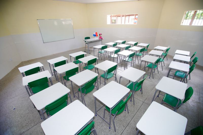 150 estudantes de Salvaterra foram beneficiados com a entrega da Escola de Ensino Fundamental Condeixa. A unidade escolar resulta de uma parceria entre a prefeitura municipal e o Governo do Estado, por meio da Secretaria de Estado de Educação <div class='credito_fotos'>Foto: Marco Santos / Ag. Pará | <a href='/midias/2020/originais/7138_a065988f-886e-b46d-5857-a28917d7a6ca.jpg' download><i class='fa-solid fa-download'></i> Download</a></div>
