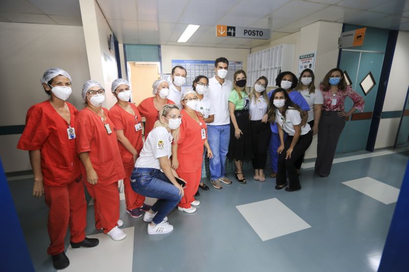 Primeira Dama, Daniela e Governador do Helder Barbalho entregam presentes a crianças e fazem visita a pacientes <div class='credito_fotos'>Foto: Jader Paes / Agência Pará | <a href='/midias/2020/originais/7144_20027fcd-211a-cd2d-7e33-5f4c0187c59d.jpg' download><i class='fa-solid fa-download'></i> Download</a></div>