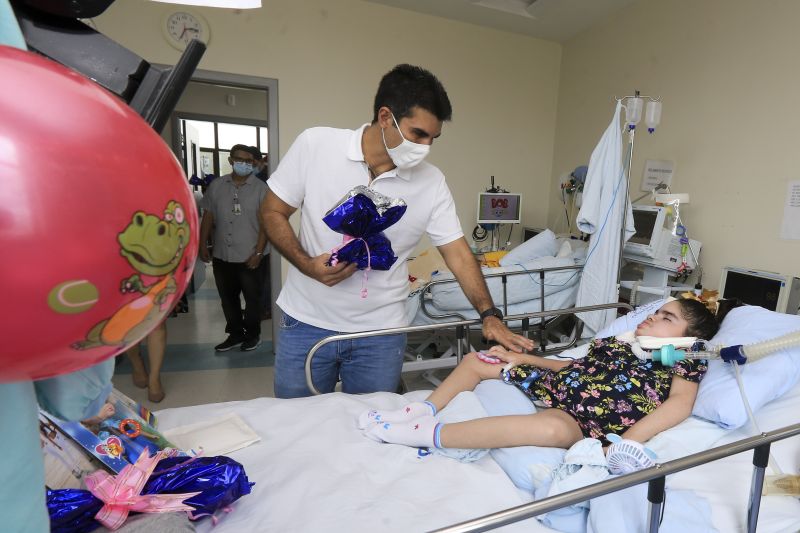 Primeira Dama, Daniela e Governador do Helder Barbalho entregam presentes a crianças e fazem visita a pacientes <div class='credito_fotos'>Foto: Jader Paes / Agência Pará | <a href='/midias/2020/originais/7144_514b1ce3-651a-ab05-e809-66fee13e76de.jpg' download><i class='fa-solid fa-download'></i> Download</a></div>