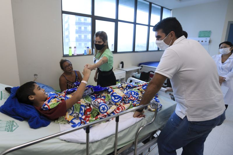 Primeira Dama, Daniela e Governador do Helder Barbalho entregam presentes a crianças e fazem visita a pacientes <div class='credito_fotos'>Foto: Jader Paes / Agência Pará | <a href='/midias/2020/originais/7144_65db3db4-f2a3-1923-af89-a83d422a14c3.jpg' download><i class='fa-solid fa-download'></i> Download</a></div>