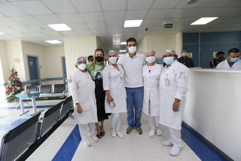 Primeira Dama, Daniela e Governador do Helder Barbalho entregam presentes a crianças e fazem visita a pacientes <div class='credito_fotos'>Foto: Jader Paes / Agência Pará | <a href='/midias/2020/originais/7144_807696e5-74f5-7f54-9dd8-4d00b2e820e3.jpg' download><i class='fa-solid fa-download'></i> Download</a></div>