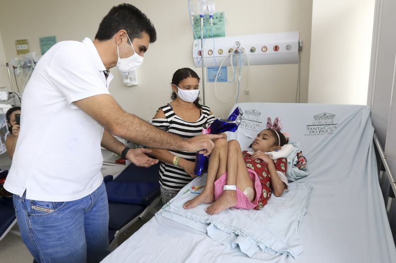 Primeira Dama, Daniela e Governador do Helder Barbalho entregam presentes a crianças e fazem visita a pacientes <div class='credito_fotos'>Foto: Jader Paes / Agência Pará | <a href='/midias/2020/originais/7144_90ac8ab9-b49f-f041-c9a8-d2efef181fe3.jpg' download><i class='fa-solid fa-download'></i> Download</a></div>