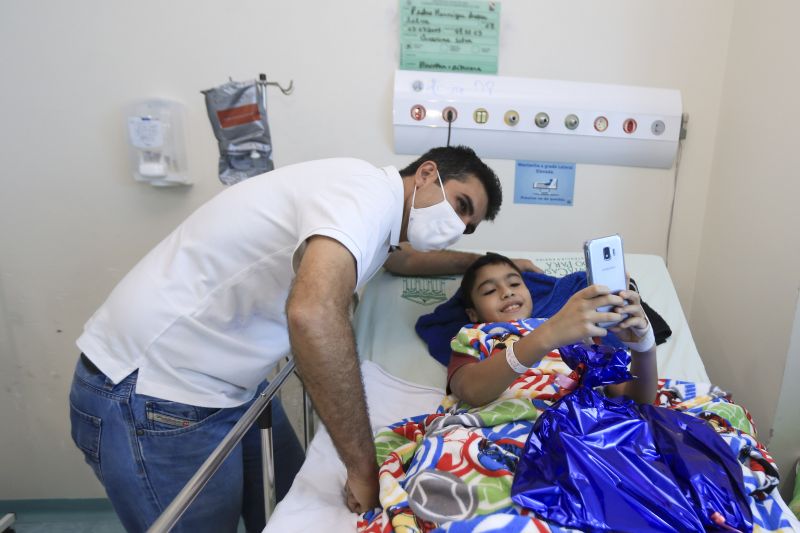 Primeira Dama, Daniela e Governador do Helder Barbalho entregam presentes a crianças e fazem visita a pacientes <div class='credito_fotos'>Foto: Jader Paes / Agência Pará | <a href='/midias/2020/originais/7144_bd4fe05e-507a-0a4e-42f8-df7f6dd98f0d.jpg' download><i class='fa-solid fa-download'></i> Download</a></div>