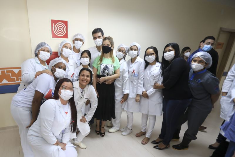 Primeira Dama, Daniela e Governador do Helder Barbalho entregam presentes a crianças e fazem visita a pacientes <div class='credito_fotos'>Foto: Jader Paes / Agência Pará | <a href='/midias/2020/originais/7144_f6ae4615-2035-33b0-52d0-9a71cf0b97f6.jpg' download><i class='fa-solid fa-download'></i> Download</a></div>