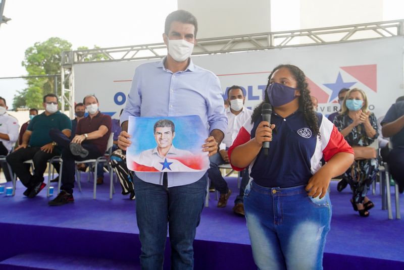Governo do Estado Entrega títulos de terra em Santa Maria do Pará <div class='credito_fotos'>Foto: Marco Santos / Ag. Pará | <a href='/midias/2020/originais/7150_622f78a9-3e47-0baf-443b-d91578f0447a.jpg' download><i class='fa-solid fa-download'></i> Download</a></div>