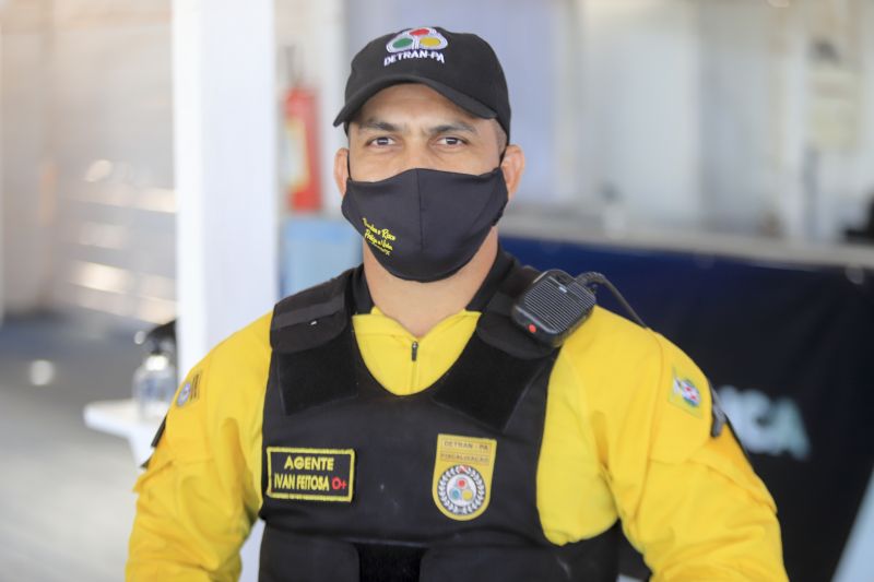Governador acompanha trabalho de segurança pública do Centro Integrado de Comando em Salinópolis
Ivan Feitosa <div class='credito_fotos'>Foto: Marco Santos / Ag. Pará | <a href='/midias/2020/originais/7156_68db1ad4-6b99-ab62-53f6-53e67efb15b8.jpg' download><i class='fa-solid fa-download'></i> Download</a></div>