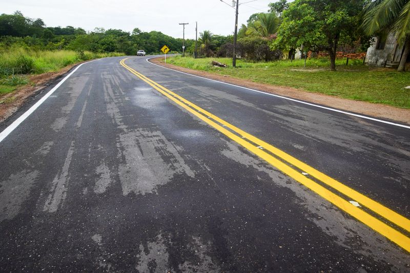 Governo inaugura Nova estrada de acesso ao Aeroporto de Salinas
<div class='credito_fotos'>Foto: Marco Santos / Ag. Pará | <a href='/midias/2020/originais/7157_6d8a4948-e002-f222-089a-cfddb53ba670.jpg' download><i class='fa-solid fa-download'></i> Download</a></div>