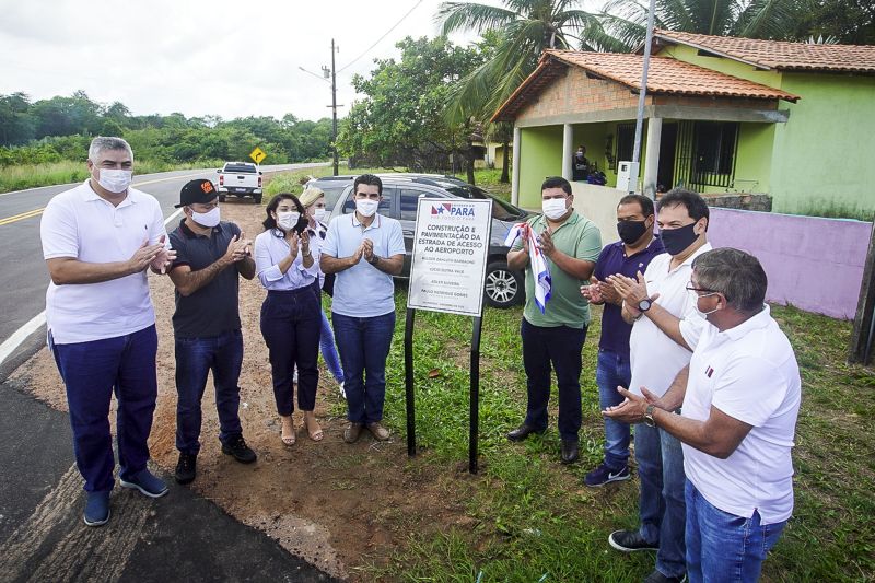 Governo inaugura Nova estrada de acesso ao Aeroporto de Salinas
<div class='credito_fotos'>Foto: Marco Santos / Ag. Pará | <a href='/midias/2020/originais/7157_b5ca6a0f-4ac5-b283-45a3-c5fd7ab5f5c2.jpg' download><i class='fa-solid fa-download'></i> Download</a></div>