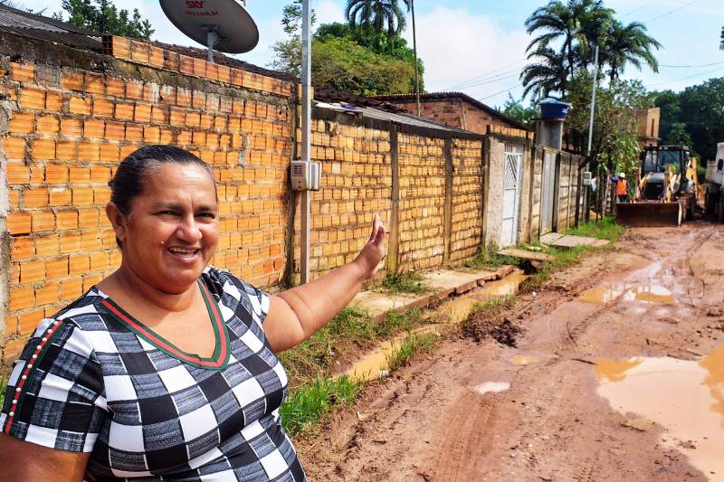 Cleide, na rua Boa Esperança