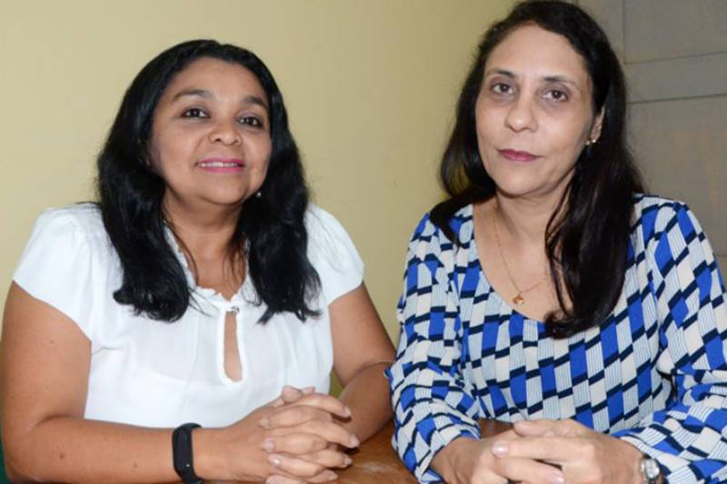 Na USE 10 a psicóloga Luciene Ferreira e a assistente social Vanilze dos Santos
