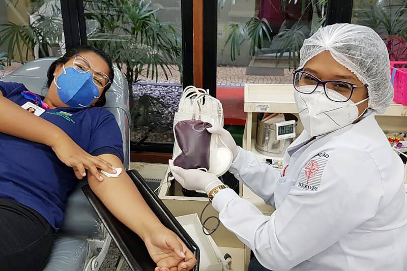 Raiany e Amanda tetete