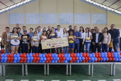 notícia: Governo entrega cheque moradia para mais de 230 famílias em Igarapé-Açu