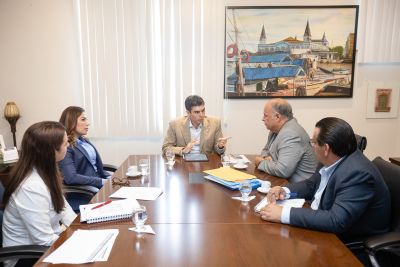 notícia: Governador libera recursos para retomada de obras em Capanema