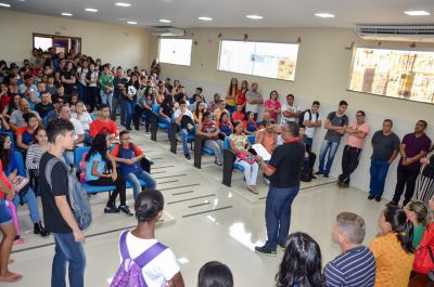 notícia: Volta às aulas na rede pública estadual tem acolhida e incentivo à aprendizagem