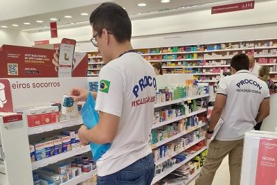 galeria: Estabelecimento é autuado pela venda abusiva de álcool gel - Procon