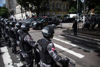 notícia: Operação paralisa carreata e detém 11 pessoas por desobediência ao decreto estadual