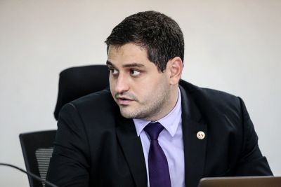 notícia: Estado publica lei que garante assistência jurídica a servidores públicos e agentes políticos 
