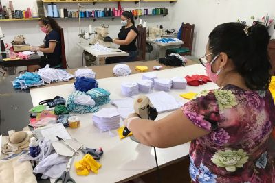 notícia: Comissão da Seplad acompanha nos ateliês a produção de máscaras de proteção