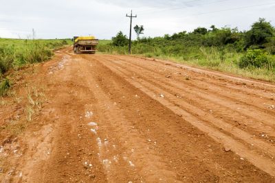 notícia: Convênios com Placas e Aveiro garantem trafegabilidade em vicinais