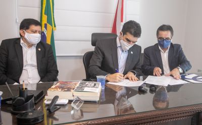 notícia: Governo ajuda clubes de futebol para enfrentamento da Covid-19
