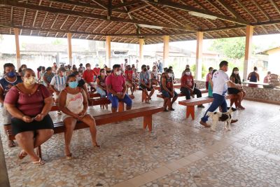 notícia: Moradores de Nova União em Marituba recebem cestas de alimentação