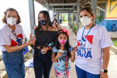 galeria: Atendidos pela Poli Itinerante recebem kits de higiene bucal para prevenção contra a Covid-19