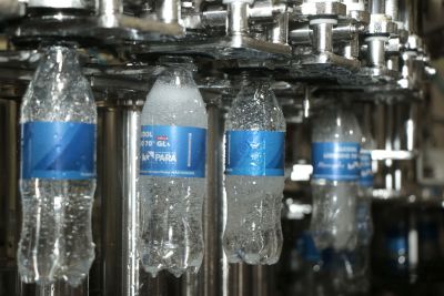 notícia: Estado recebe 35 mil litros de álcool líquido para Saúde e Segurança