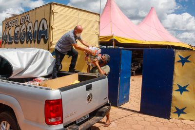 galeria: Entrega de Cestas de Alimentação no Circo da Alegria