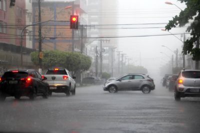 notícia: Período chuvoso exige cuidados essenciais para um trânsito seguro, alerta Detran