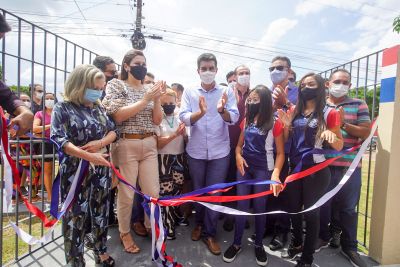 notícia: Em Santa Maria do Pará, população recebe escola reconstruída, título de terra e benefícios do ‘Sua Casa'