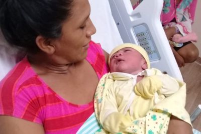 notícia: Primeiro bebê a nascer no Hospital Abelardo Santos é um menino