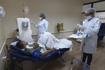 notícia: Paciente de 65 anos inaugura Serviço de Nefrologia do Abelardo Santos