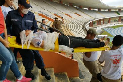 notícia: Brigadistas fazem treinamento de segurança no 'Mangueirão'