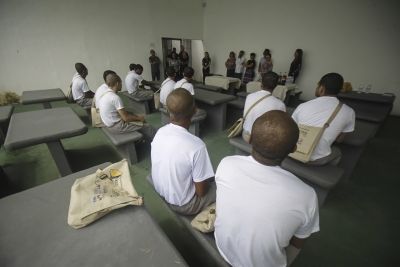 notícia: Internos de duas unidades prisionais concluem cursos profissionalizantes