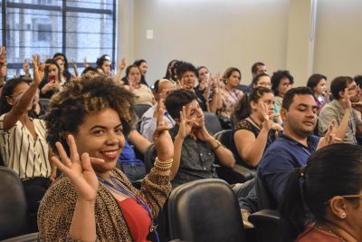 notícia: Arcon oferece curso de Libras para capacitar servidores no atendimento às pessoas com deficiência